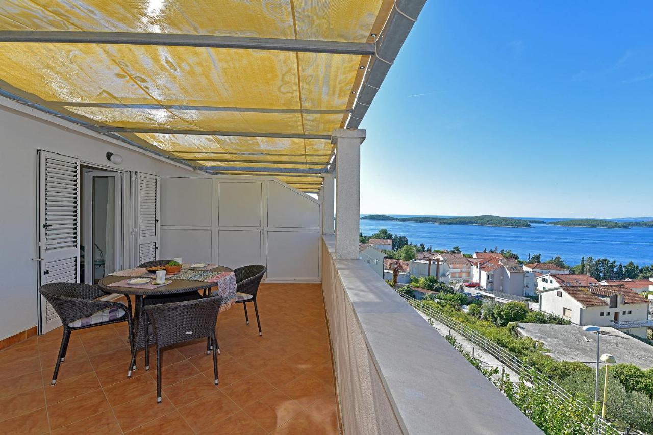 Apartments Biba Hvar ฮวาร์ ภายนอก รูปภาพ