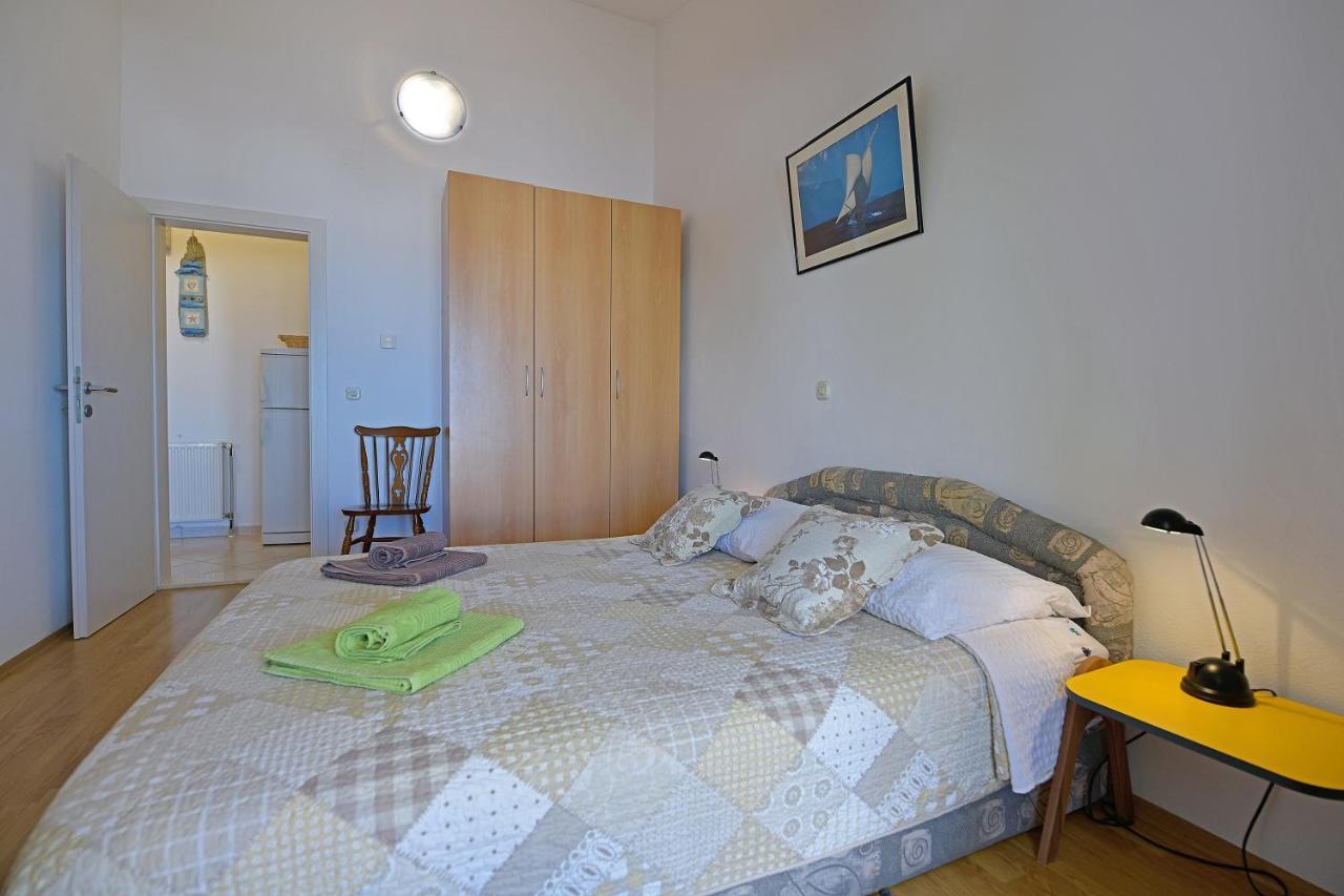 Apartments Biba Hvar ฮวาร์ ภายนอก รูปภาพ