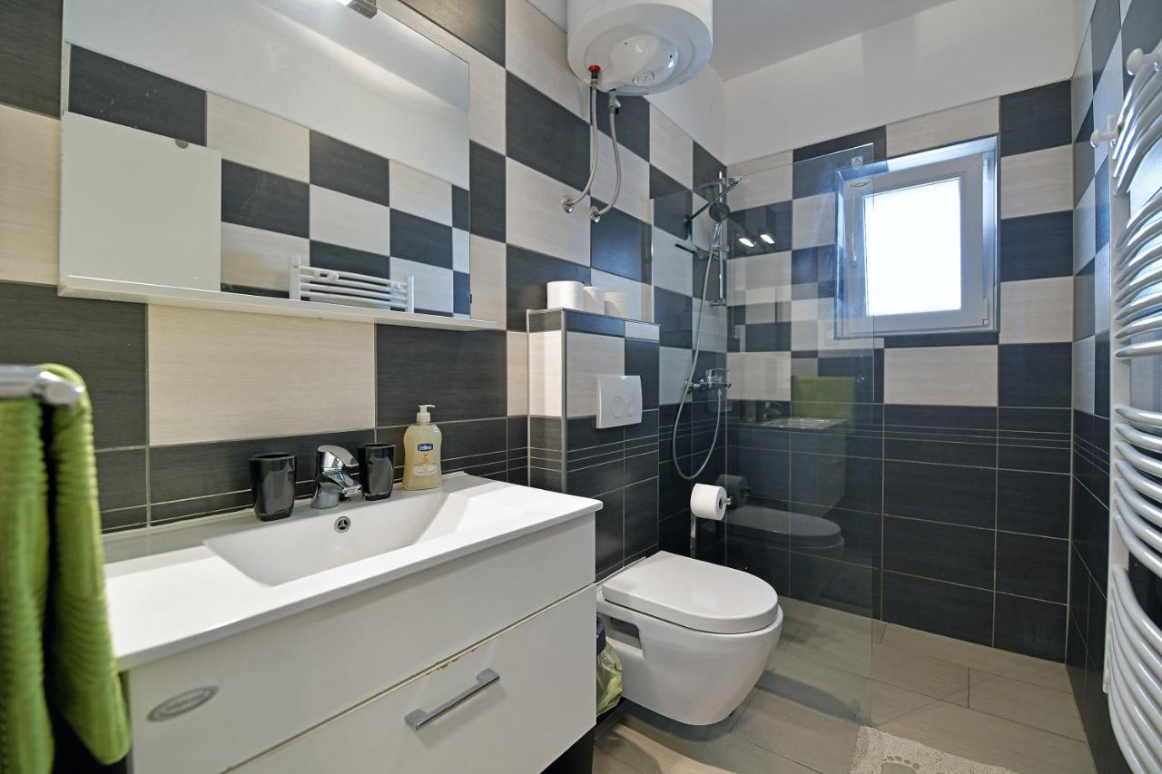 Apartments Biba Hvar ฮวาร์ ภายนอก รูปภาพ